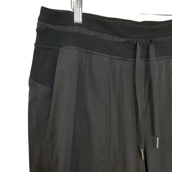 Lululemon Dance Studio Mid Rise Cropped Pants Black Womens 12 - Picture 3 of 11